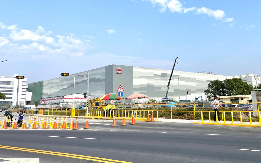 台積電在高雄即將陸續興建5座2奈米先進製程晶圓廠，成為全球最大、技術最先進的半導體產業聚落。