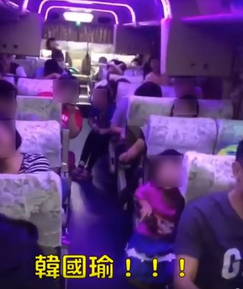 老師把韓國瑜當作教材,教導小朋友不要喝酒。(圖擷自打馬悍將粉絲團臉書) 老師把韓國瑜當作教材,教導小朋友不要喝酒。(圖擷自打馬悍將粉絲團臉書)